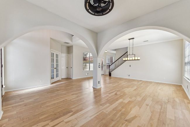 3998 Lord Byron Cir, House other with 4 bedrooms, 4 bathrooms and 6 parking in Round Rock TX | Image 4