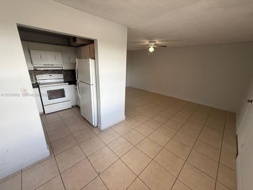 402-6675 W 4th Ave, Hialeah, FL, 33012-6683 | Card Image