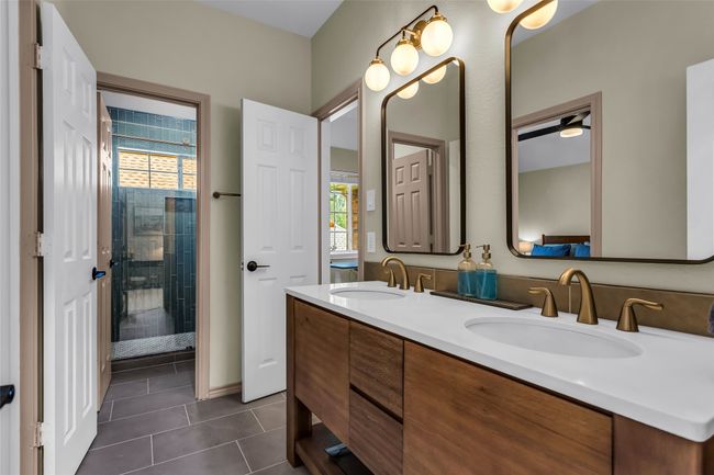 Upstairs Jack-N-Jill Bathroom Has New Cabinetry, Flooring, Quartz Countertops, Mirrors and Plumbing​​‌​​​​‌​​‌‌​‌‌​​​‌‌​​‌‌​‌​​​​​‌ Fixtures! | Image 28