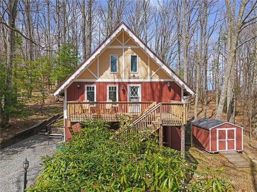 104 Oak Rd, Beech Mountain, NC, 28604-8140 | Card Image