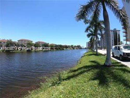 apt-405-2025 Ne 164th St, North Miami Beach, FL, 33162-4158 | Card Image