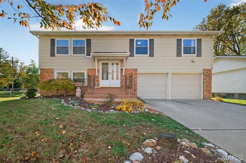 11820 Wexford Place Dr, Maryland Heights, MO, 63043-1763 | Card Image