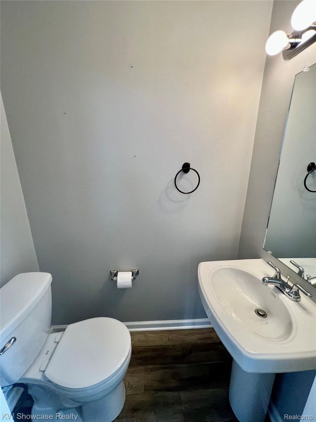 Lower Level 1/2 Bath | Image 21