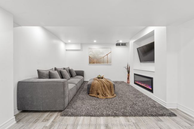 1033 Copperfield Dr, House other with 6 bedrooms, 6 bathrooms and 3 parking in Oshawa ON | Image 29