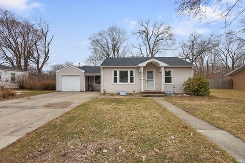 923 Carolyn Avenue, Elkhart, IN, 46516-4812 | Card Image
