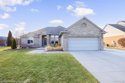 54669 Shady Creek Dr, New Baltimore, MI, 48047-5545 | Card Image