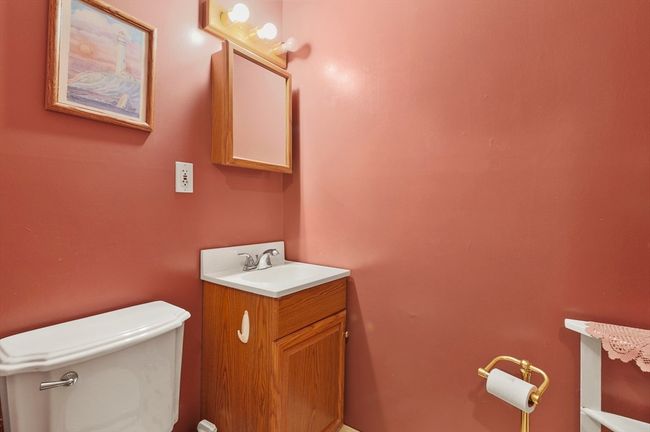 2 Hingham Rd, House other with 3 bedrooms, 2 bathrooms and 2 parking in Worcester MA | Image 11