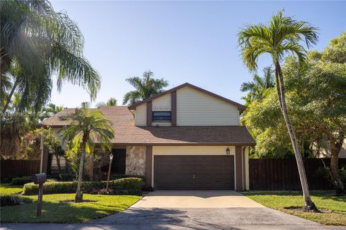 15552 Sw 48th St, Miami, FL, 33185-4495 | Card Image