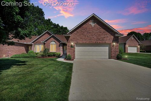 1521 Rio Grande Ct, Flint, MI, 48532-2069 | Card Image