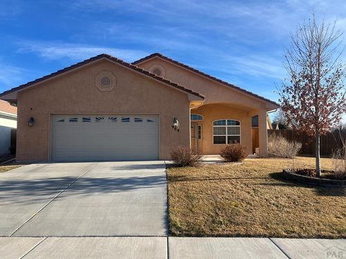 964 Peachcrest Dr, Pueblo, CO, 81005-5590 | Card Image