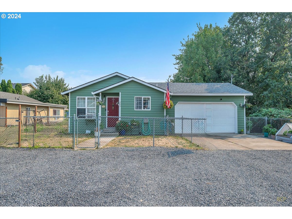 9th St, Saint Helens, OR 97051