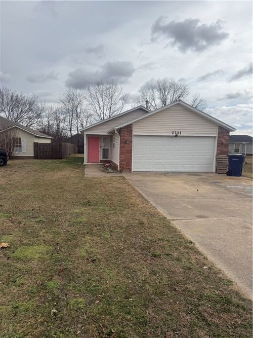 2301 Chanel St, Siloam Springs, AR, 72761-5063 | Card Image