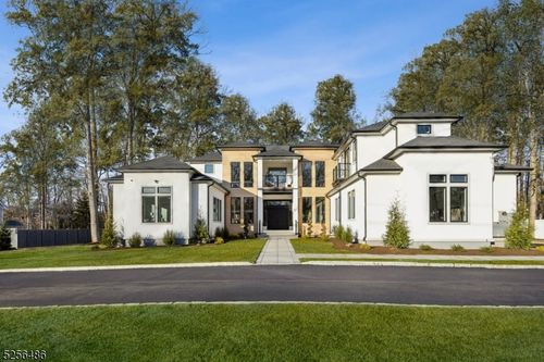 19 Highlander Dr, Scotch Plains, NJ, 07076-2415 | Card Image
