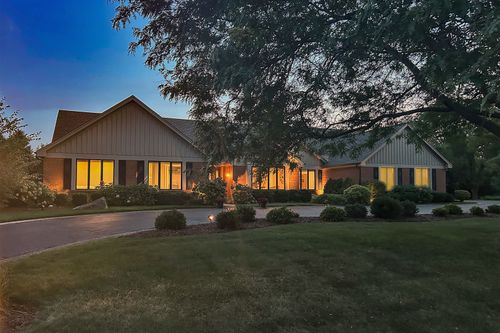 2022 Abbotsford Dr, Inverness, IL, 60010-5502 | Card Image