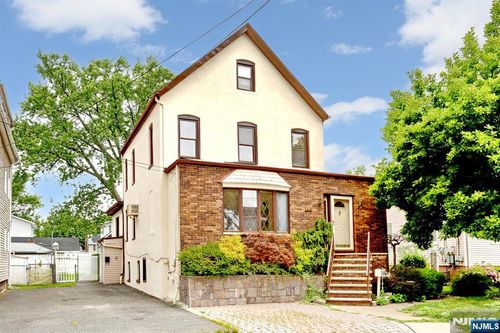 44 Grove St, Little Ferry, NJ, 07643-1805 | Card Image