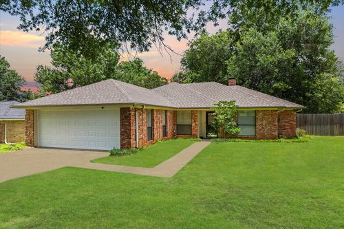 2900 Crossroads Dr, Longview, TX, 75605-2026 | Card Image