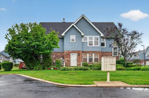 41-and-43-41-43 Broadlawn Dr, Central Islip, NY, 11722-4616 | Card Image