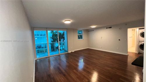 411-31 Se 5th St, Miami, FL, 33131-2503 | Card Image