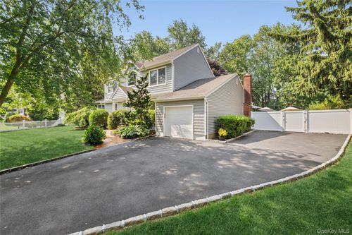 19 Duquesne Drive, Huntington, NY, 11740 | Card Image