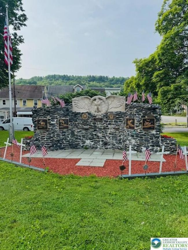 332 W Patterson St, House other with 3 bedrooms, 1 bathrooms and null parking in Lansford PA | Image 41