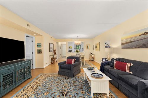 3-308-650 East Greenwich Avenue, West Warwick, RI, 02893 | Card Image