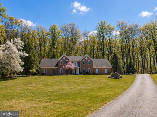 818 Green Hills Rd, BIRDSBORO, PA, 19508-8377 | Card Image