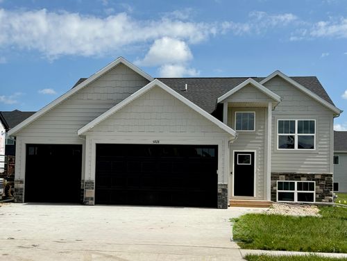 5928 S Coneflower Ave Avenue, Sioux Falls, SD, 57108 | Card Image