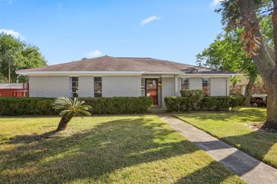 7207 Nightingale Circle, House other with 4 bedrooms, 3 bathrooms and null parking in Texas City TX | Image 1