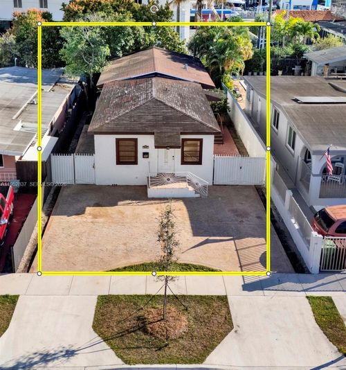 474 E 10th St, Hialeah, FL, 33010-3632 | Card Image