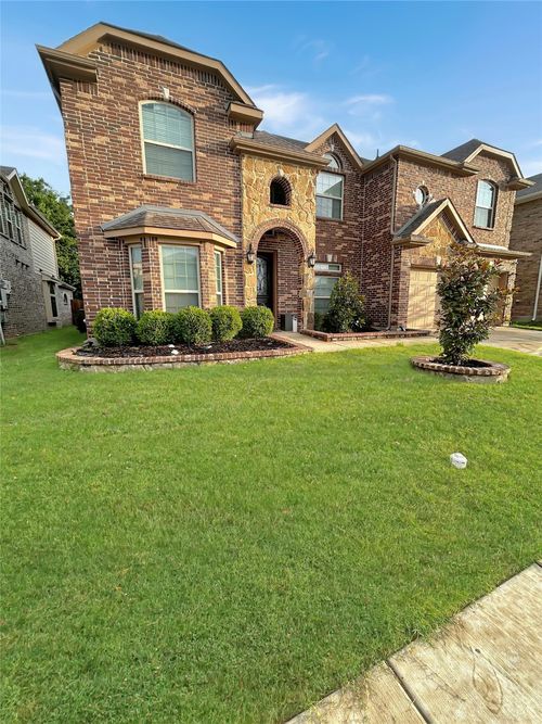 202 Ravenel St, Glenn Heights, TX, 75154-8896 | Card Image