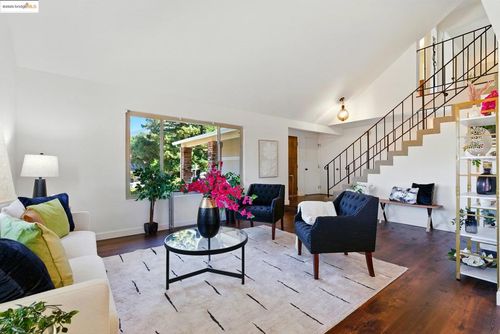 640 Mt Duncan Dr, Clayton, CA, 94517-1652 | Card Image