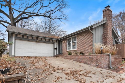 10236 Edelweiss Cir, Merriam, KS, 66203-4611 | Card Image