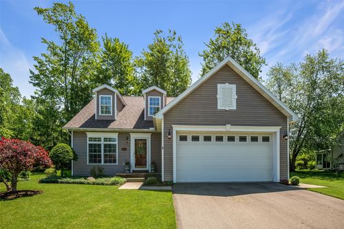4569 N Woods Dr, Erie, PA, 16511-3303 | Card Image