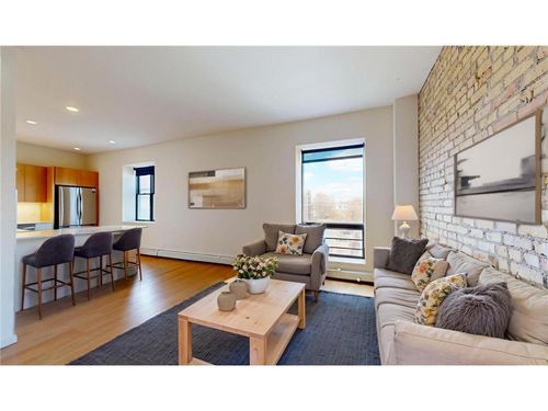 404-2109 Blaisdell Ave, Minneapolis, MN, 55404-2436 | Card Image