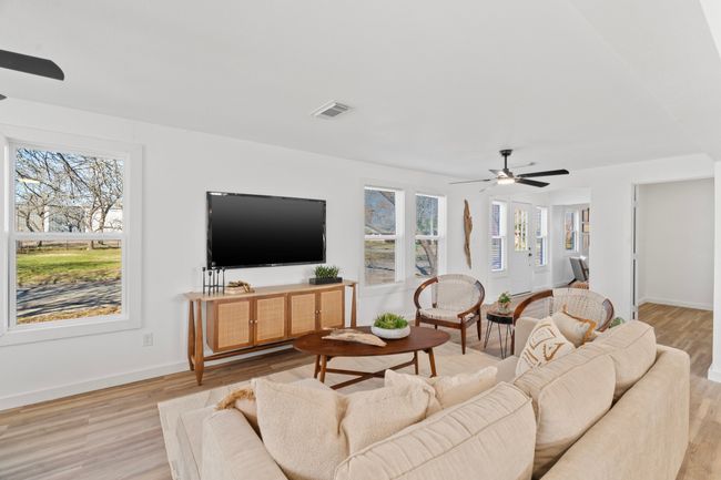 211 Almond St, House other with 4 bedrooms, 3 bathrooms and null parking in Waxahachie TX | Image 9