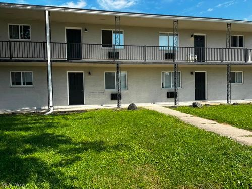 2-969 Fife Ave, Wilmington, OH, 45177-2447 | Card Image