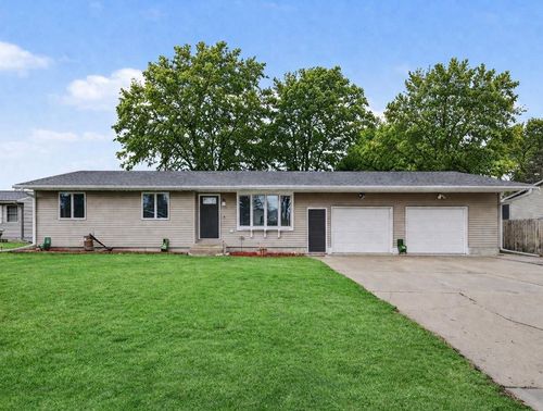 510 N Montgomery Ave, Le Center, MN, 56057-1404 | Card Image