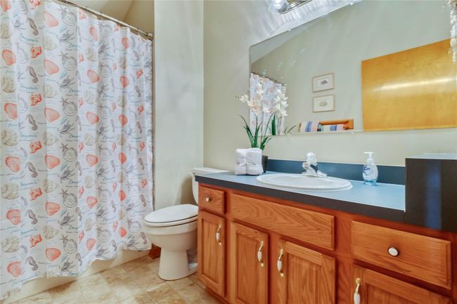 Bathroom #2 with Tub/Shower Unit | Image 19