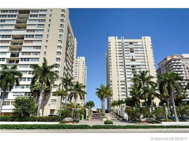 803 - 1880 S Ocean Dr, Condo with 2 bedrooms, 2 bathrooms and null parking in Hallandale Beach FL | Image 2