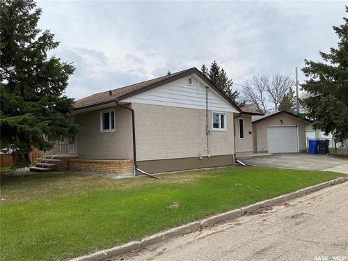 296 Maple Ave, Yorkton, SK, S3N1W7 | Card Image