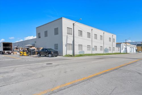 2040 Liberty St, HOLLYWOOD, FL, 33020-2411 | Card Image