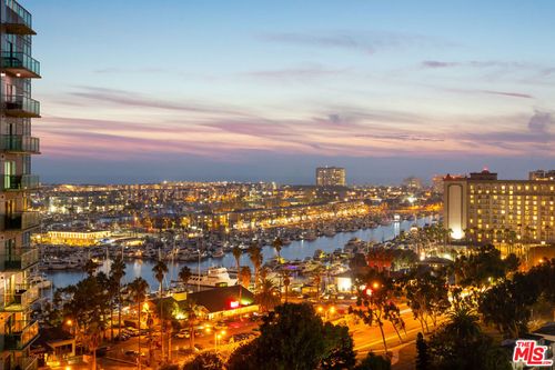 1115-13700 Marina Pointe Dr, Marina del Rey, CA, 90292-9297 | Card Image