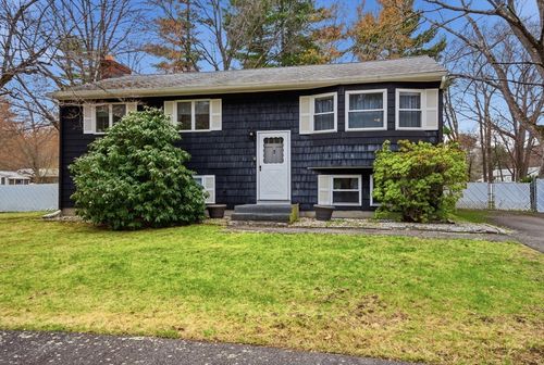 3 Hills Rd, Middleton, MA, 01949-2329 | Card Image