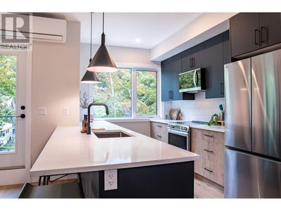 1215 3 Rd St W, Townhouse with 3 bedrooms, 3 bathrooms and 2 parking in Revelstoke BC | Image 2