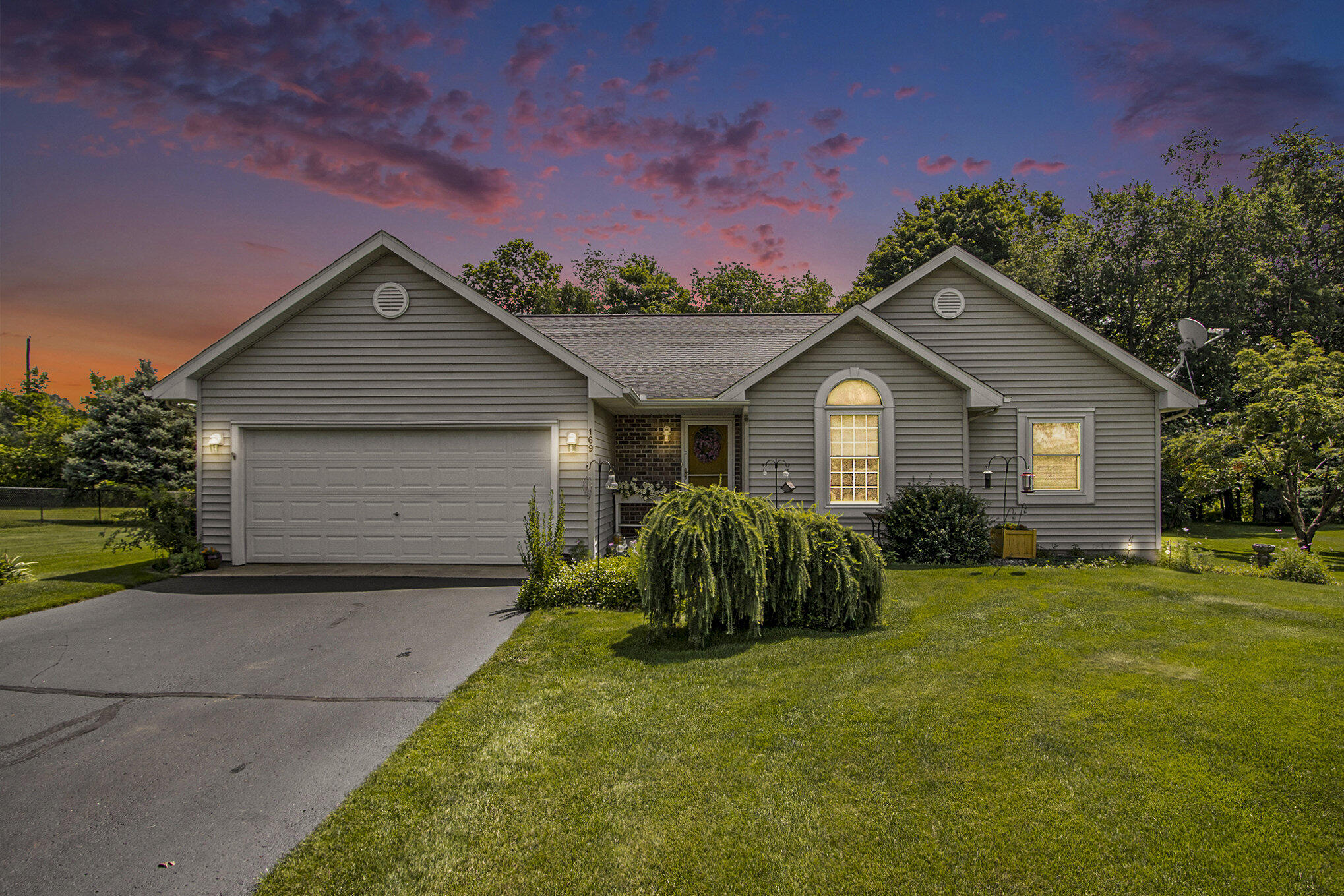 169 Gull Pointe Drive, For Sale in Battle Creek Zoocasa