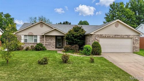 208 Saint Sabre Drive, Swansea, IL, 62226 | Card Image