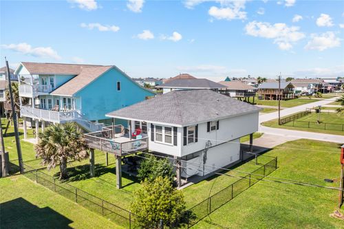 21531 Zachary Dr, Galveston, TX, 77554 | Card Image