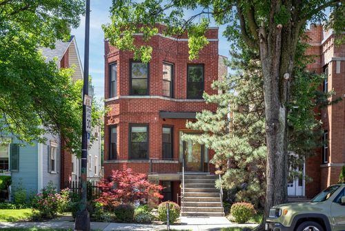 3843 W Addison St, Chicago, IL, 60618-5009 | Card Image