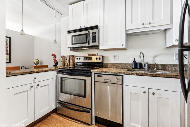 9J - 450 W Briar Place, Condo with 1 bedrooms, 1 bathrooms and null parking in Chicago IL | Image 6