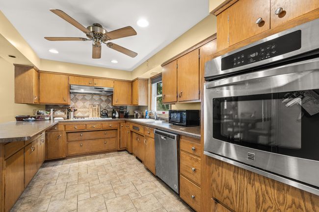 425 3 Rd St, House other with 4 bedrooms, 2 bathrooms and null parking in Stevens Point WI | Image 10